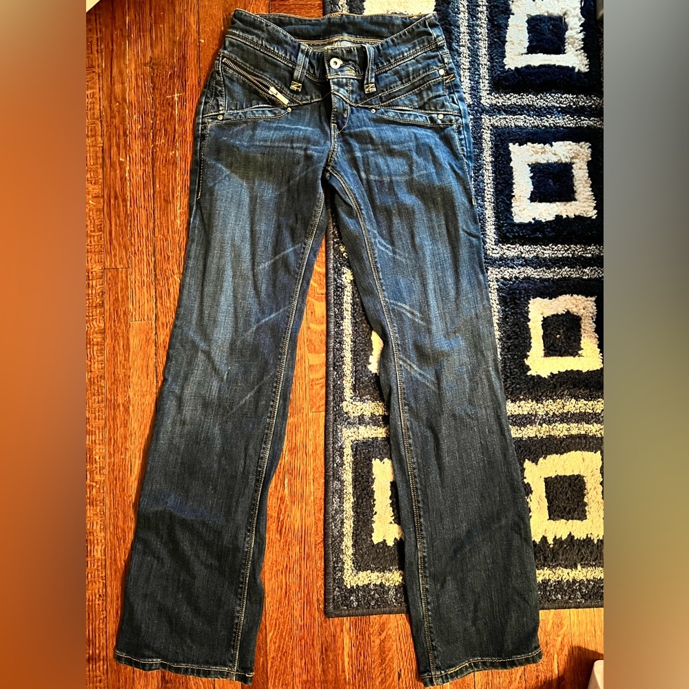 Levi’s - Picture 2 of 4